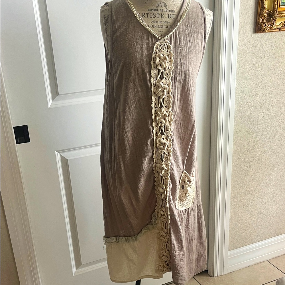 Boho Posh on Venice Avenue 100% cotton, taupe & cream The Savanna midi dress M